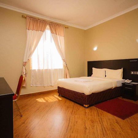 Panone Hotel Boma Boma la Ngombe Luaran gambar