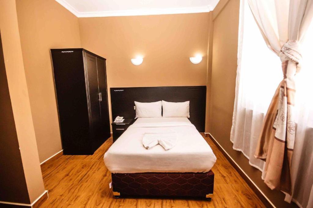 Panone Hotel Boma Boma la Ngombe Luaran gambar